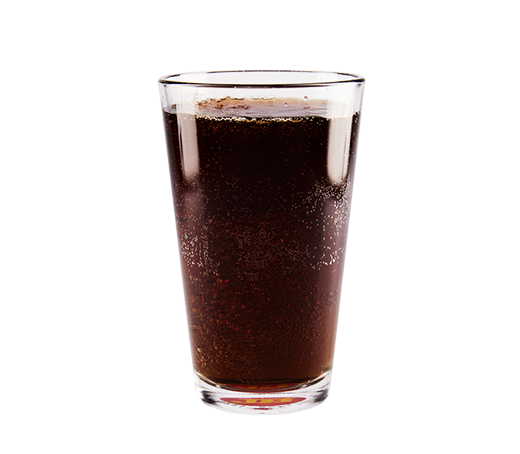 ein volles Glas mit Cola