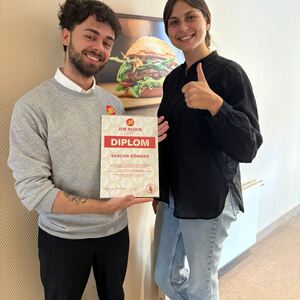 Ausbildung beendet ✅
Prüfung zum stellvertretenden Betriebsleiter bestanden ✅
Herzlichen Glückwunsch, Sascha! 🎉 Wir ...